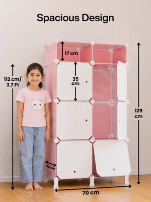 Spacious design of the 7 modular shelfs showing a 129 cm total height next to a 112 cm tall smiling girl.